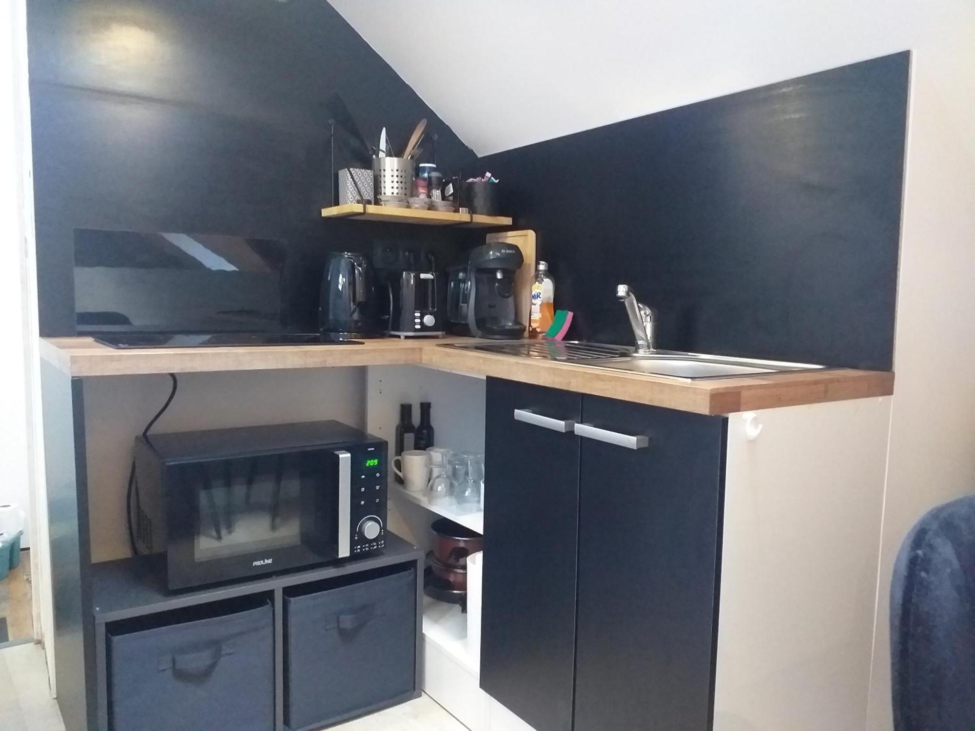 Les Volets Bleus - Deux Appartements Et Un Studio, Jardin Бурж Номер фото